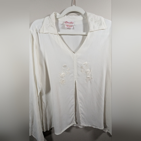 Vintage slit embroidered collar top - Picture 3 of 6